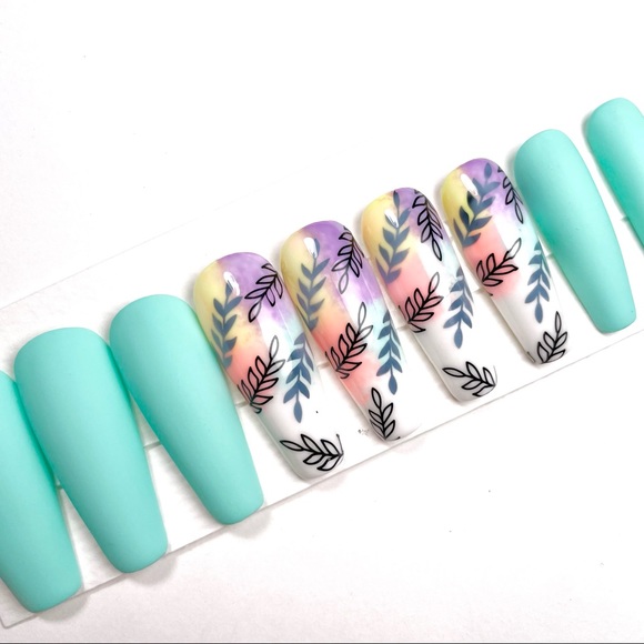 Custom gel press-on nails made by artisan set - Picture 3 of 11